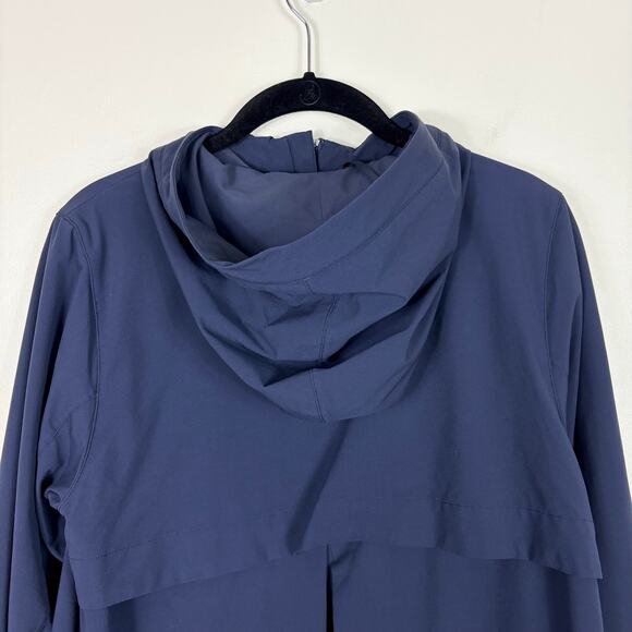Lululemon Windbreaker Water Resistant Rise & Shine Jacket III in Midnight Navy - Picture 12 of 16